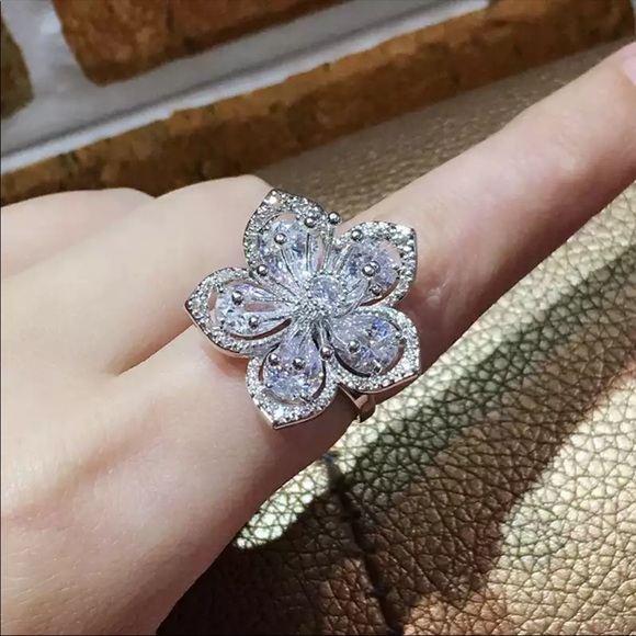 Jewelry - New Women’s 925 Silver Big Flower Diamond Ring
